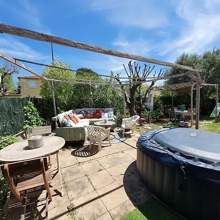 Villa Jolie Maison 135m2 Avec Jacuzzi Et Petite Piscine *