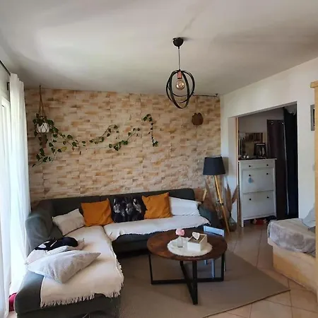 Villa Jolie Maison 135m2 Avec Jacuzzi Et Petite Piscine *